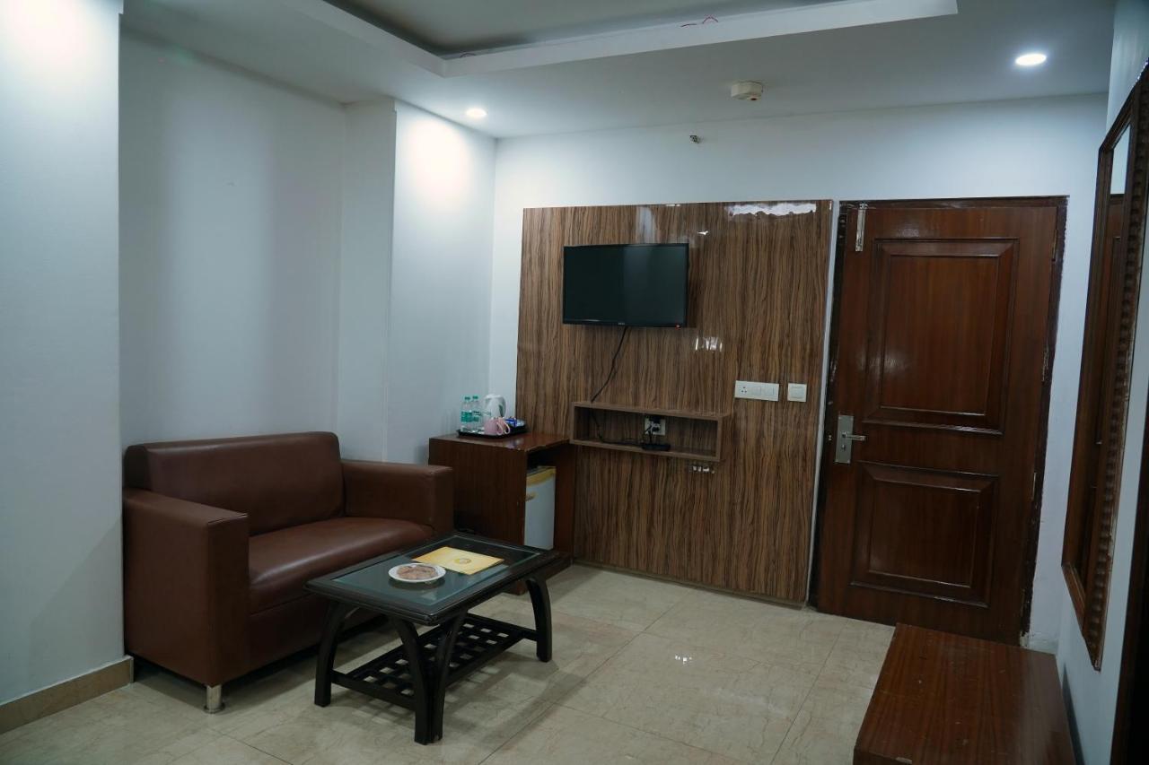 The Lohmod Hotel - Near Delhi Airport Nova Deli Exterior foto