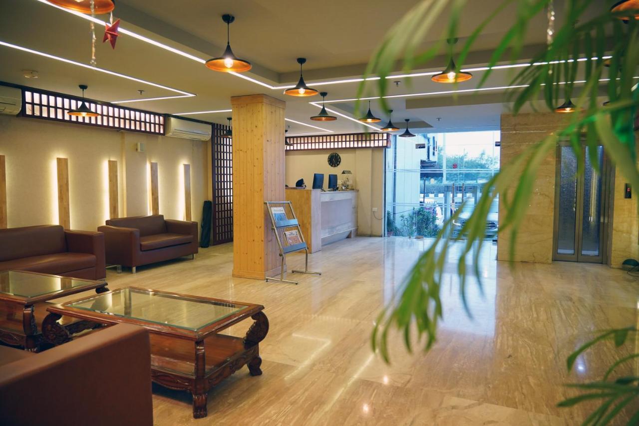The Lohmod Hotel - Near Delhi Airport Nova Deli Exterior foto