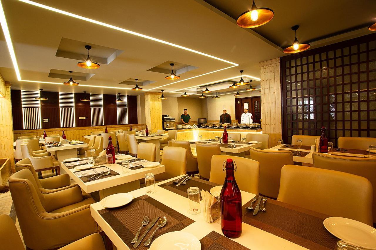 The Lohmod Hotel - Near Delhi Airport Nova Deli Exterior foto