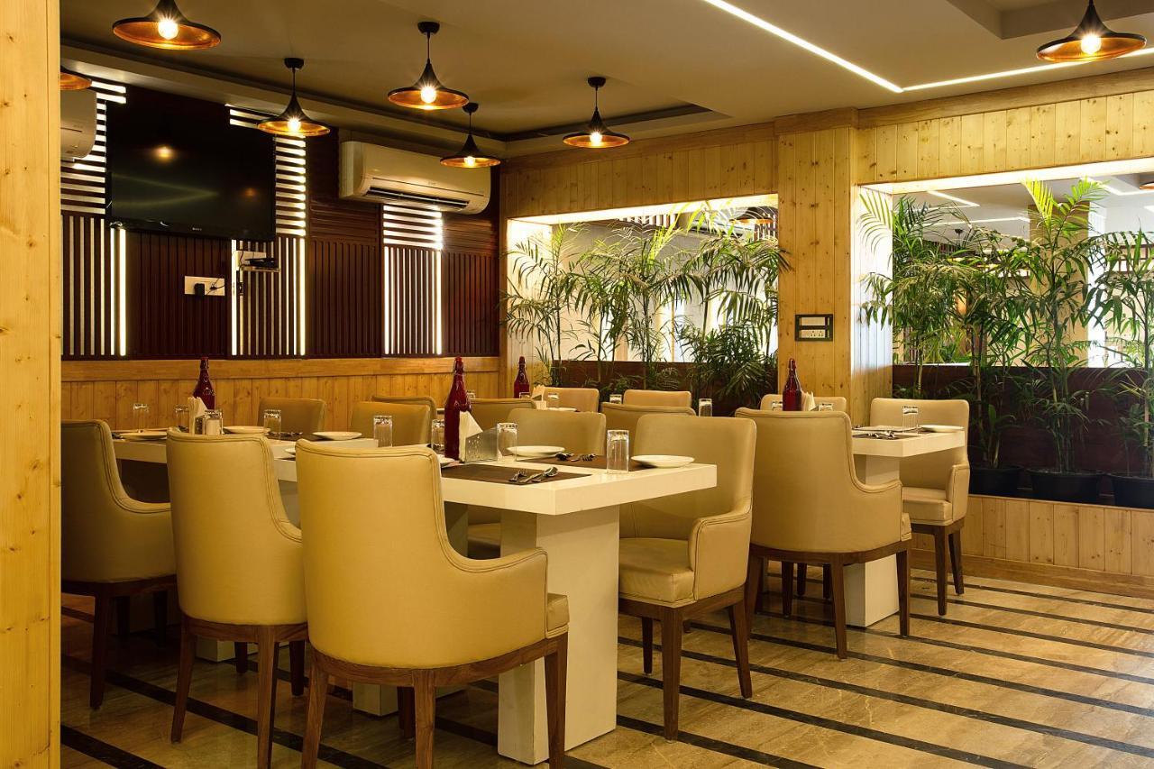 The Lohmod Hotel - Near Delhi Airport Nova Deli Exterior foto