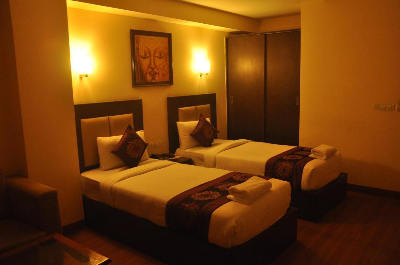 The Lohmod Hotel - Near Delhi Airport Nova Deli Exterior foto