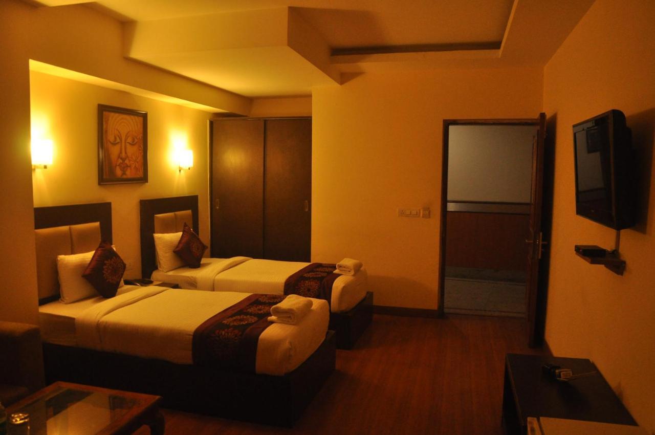 The Lohmod Hotel - Near Delhi Airport Nova Deli Exterior foto