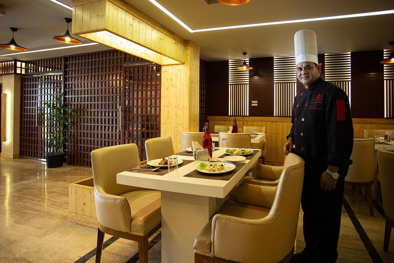 The Lohmod Hotel - Near Delhi Airport Nova Deli Exterior foto
